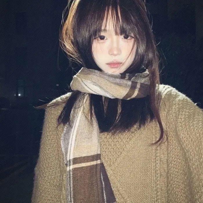雷电交加的小路 海报